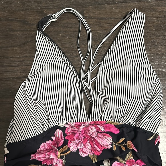 One Piece Bathing Suit - Picture 2 of 6